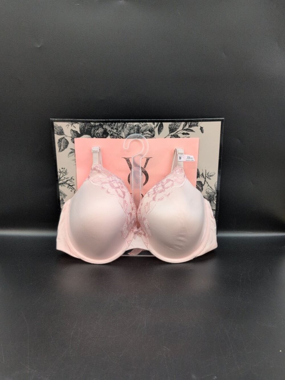 Victoria Secret Lace Trim Lightly Lined Push Up Bra Size 38DD Soft Pink